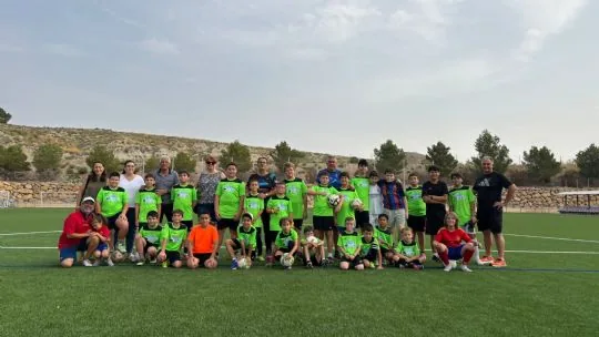 MÁS DE CIEN NIÑOS Y NIÑAS PARTICIPAN EN LA ESCUELA DEPORTIVA PB TOTANASANTA EULALIA DURANTE EL CURSO 2024/2025 — imagen 3