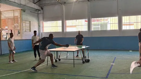 LA PEÑA BARCELONISTA DE TOTANA ORGANIZA TORNEOS DE BÁDMINTON, PING-PONG Y FÚTBOL SALA EN EL CENTRO PENITENCIARIO MURCIA I