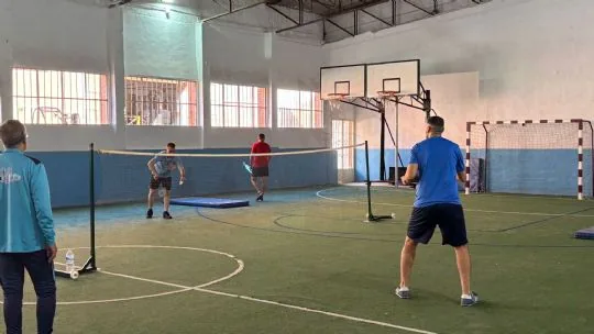 LA PEÑA BARCELONISTA DE TOTANA ORGANIZA TORNEOS DE BÁDMINTON, PING-PONG Y FÚTBOL SALA EN EL CENTRO PENITENCIARIO MURCIA I — imagen 3
