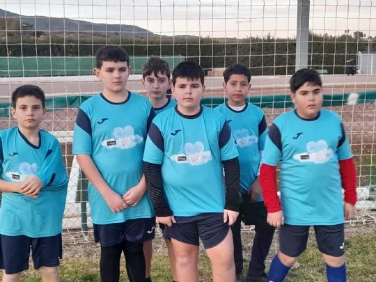 Más de 120 niños y niñas participan en la Escuela Deportiva Peña Barcelonista de Totana  Santa Eulalia en una jornada de deporte y solidaridad — imagen 2