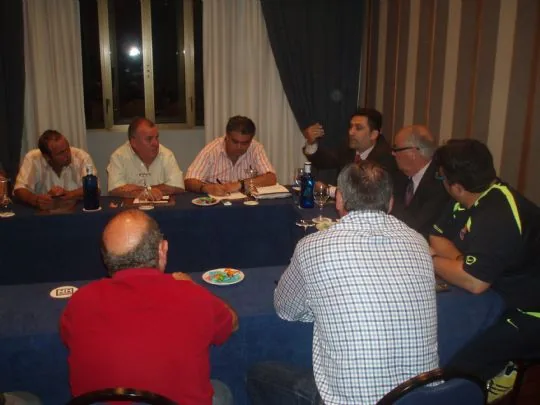 LA PB TOTANA PARTICIPA EN UNA REUNION DE LA FEDERACION DE PEÑAS BARCELONISTAS DE LA REGION DE MURCIA CON DIRECTIVOS DEL FC BARCELONA — imagen 3