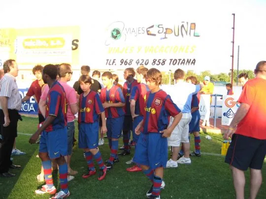 LA PB TOTANA PROMOCIONA LA XXXII TROBADA MUNDIAL DE PEÑAS EN EL VII TORNEO INTERNACIONAL DE FUTBOL INFANTIL CIUDAD DE TOTANA. — imagen 8