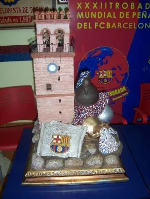 LA PB TOTANA PRESENTA LA MAQUETA DEL MONUMENTO DE LA XXXII TROBADA MUNDIAL DE PEÑAS DEL FCB.