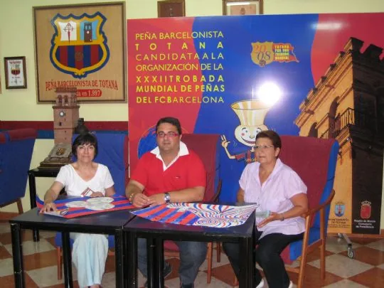 LA PB TOTANA FIRMA UN CONVENIO DE COLABORACION CON LA ASOCIACION CULTURAL DE PINTORES CONTRASTE PARA LA REALIZACION DEL CARTEL ANUNCIADOR DE LA XXXII TROBADA MUNDIAL DE PEÑAS.