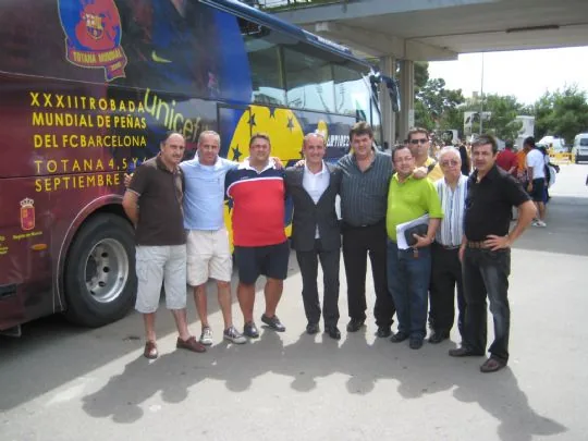 AUTOBUS SOLIDARIO DE LA XXXII TROBADA MUNDIAL DE PEÑAS DEL FC BARCELONA — imagen 4
