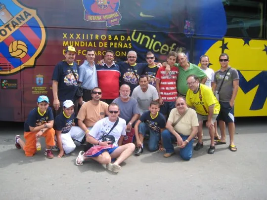 AUTOBUS SOLIDARIO DE LA XXXII TROBADA MUNDIAL DE PEÑAS DEL FC BARCELONA — imagen 5