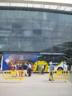 AUTOBUS SOLIDARIO DE LA XXXII TROBADA MUNDIAL DE PEÑAS DEL FC BARCELONA — imagen 6