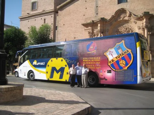 AUTOBUS SOLIDARIO DE LA XXXII TROBADA MUNDIAL DE PEÑAS DEL FC BARCELONA — imagen 8