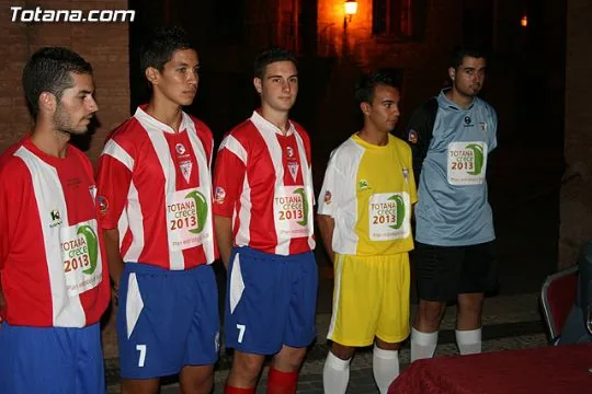 LA XXXII TROBADA MUNDIAL SE PROMOCIONA EN EL FUTBOL DE TOTANA — imagen 2